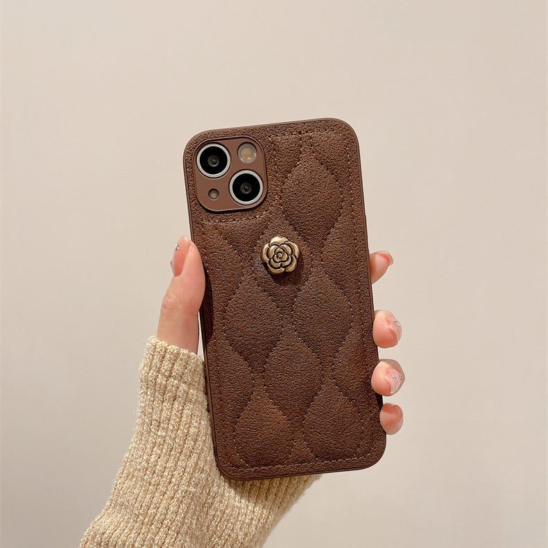 〖i740〗ダウンジャケット 立体椿 スマホケース iPhone 15 パールリストバンド 携帯電話ケース