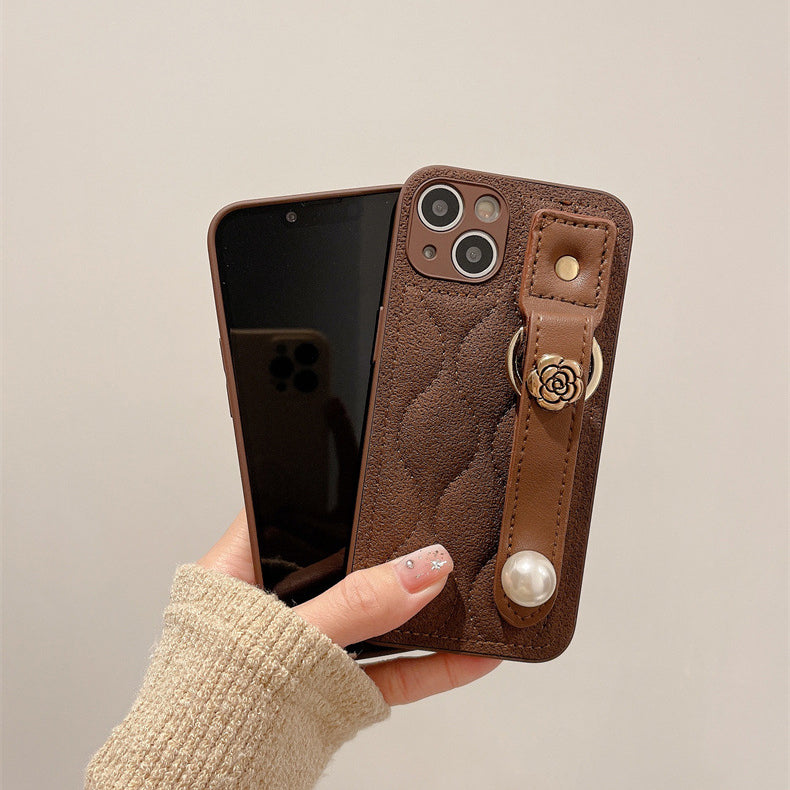 〖i740〗ダウンジャケット 立体椿 スマホケース iPhone 15 パールリストバンド 携帯電話ケース