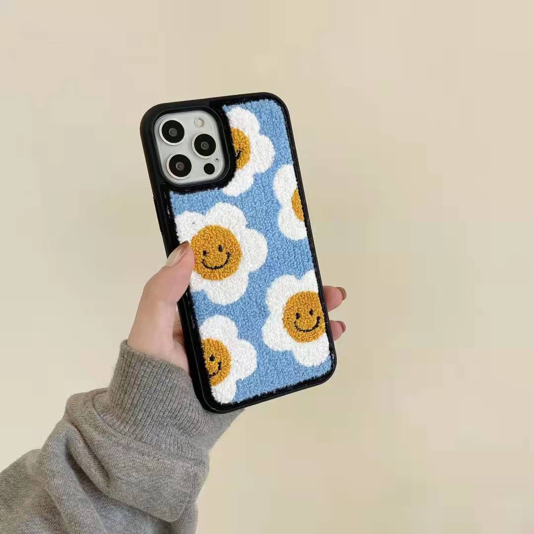 〖i246〗青い刺繍笑顔の花 iPhone16Pro maxケース iPhone16 Proケース