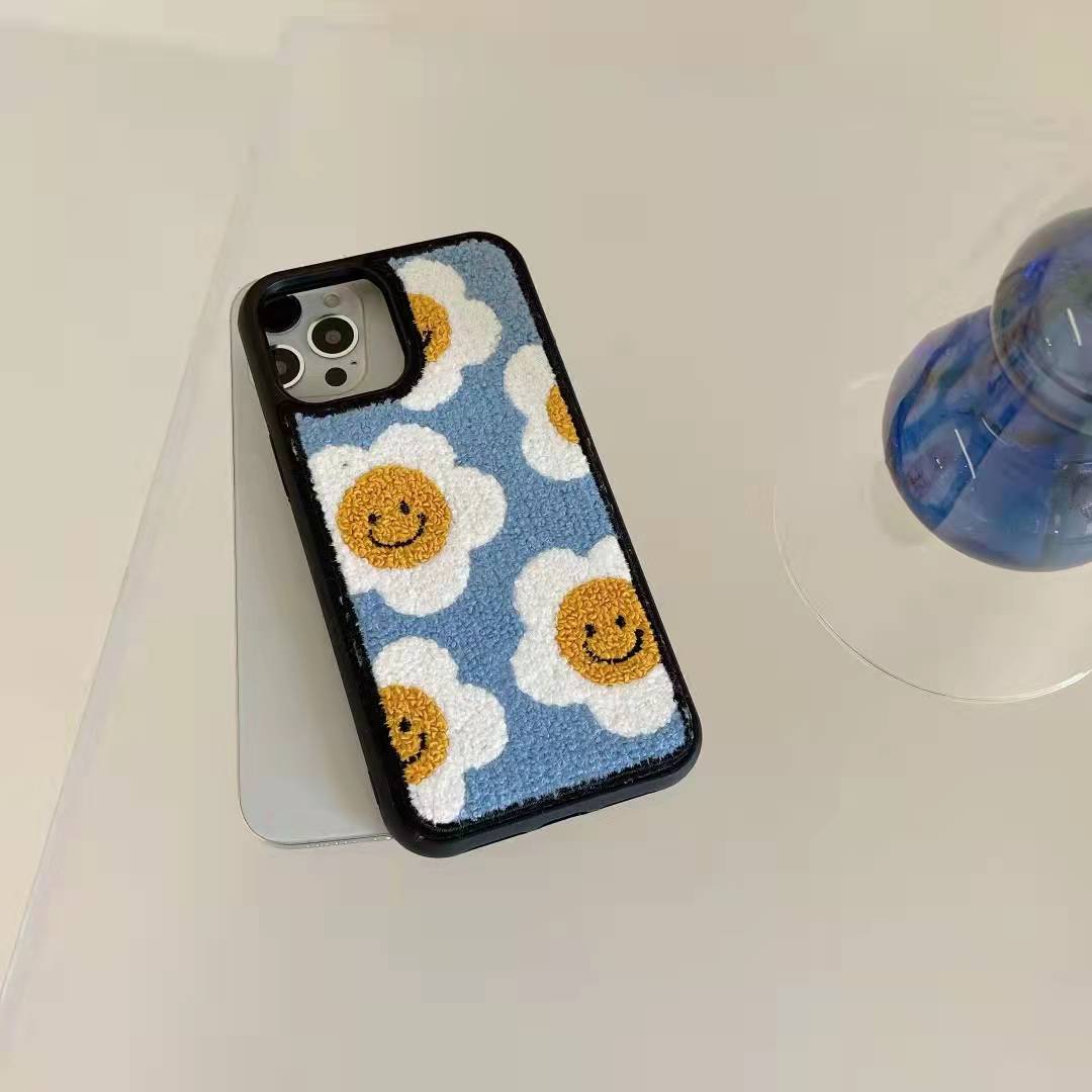 〖i246〗青い刺繍笑顔の花 iPhone16Pro maxケース iPhone16 Proケース